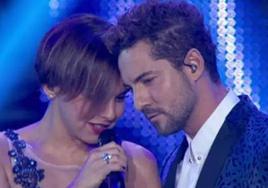 Chenoa y Bisbal cantan 'Escondidos' en el concierto de OT