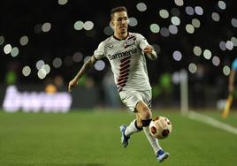 El valenciano Alejandro Grimaldo, en un partido con el Bayer Leverkusen.