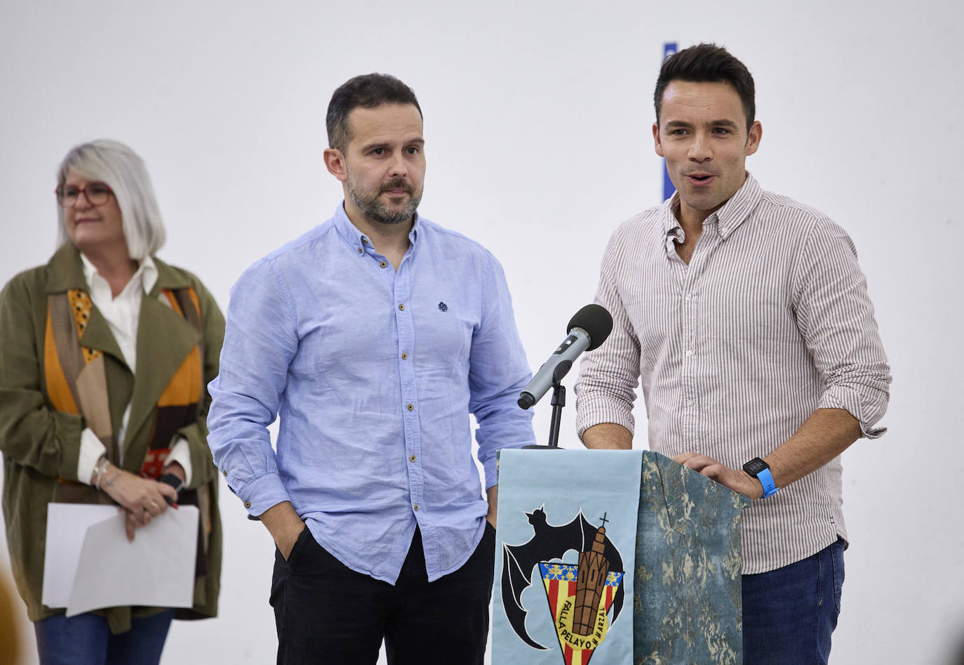 Una falla dedicada a la pilota: Rovellet ya es monumento