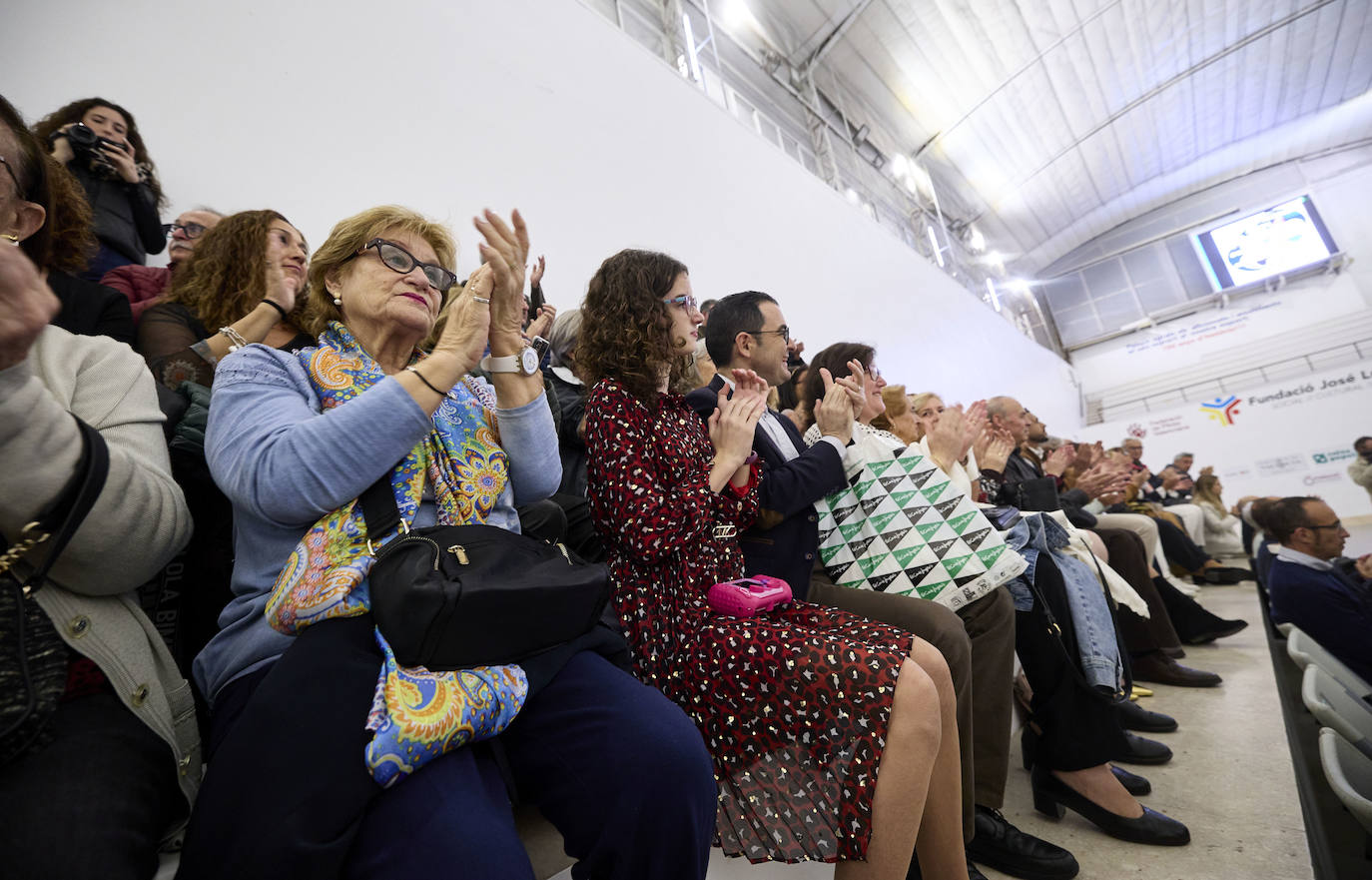 Una falla dedicada a la pilota: Rovellet ya es monumento