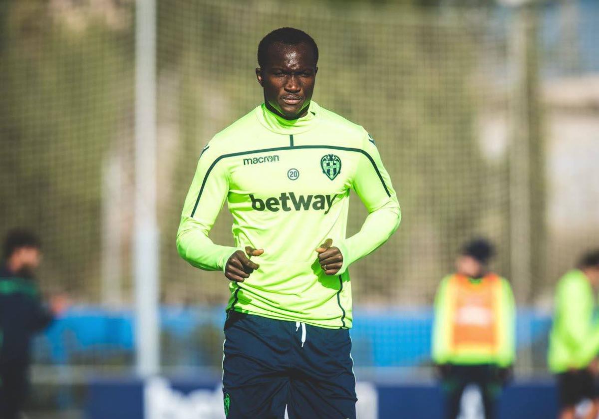 Raphael Dwamena, en una imagen de archivo, durante su etapa del Levante.