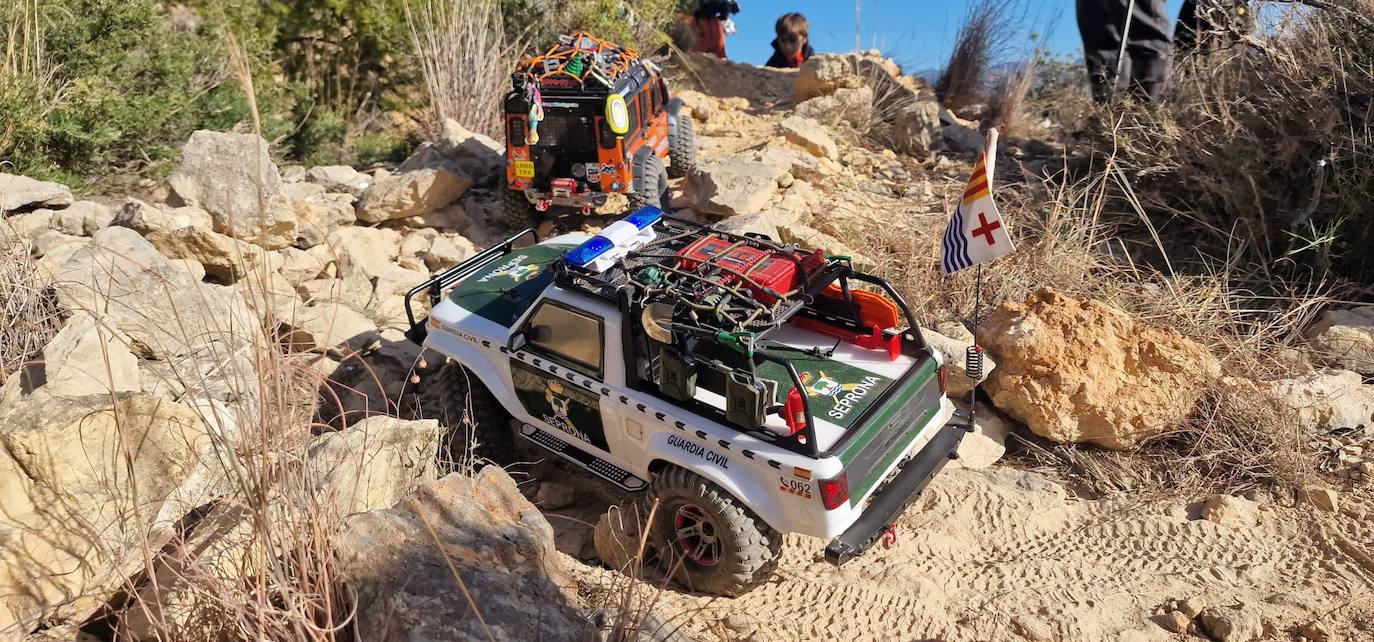 Fotos: Los aficionados al RC &#039;crawling&#039; se citan en Valencia con espectaculares coches teledirigidos