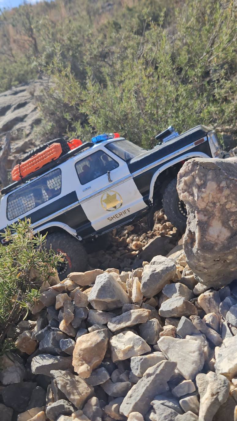 Fotos: Los aficionados al RC &#039;crawling&#039; se citan en Valencia con espectaculares coches teledirigidos