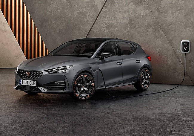 Tarifas que parten en los 260 euros al mes por el León e-Hybrid.