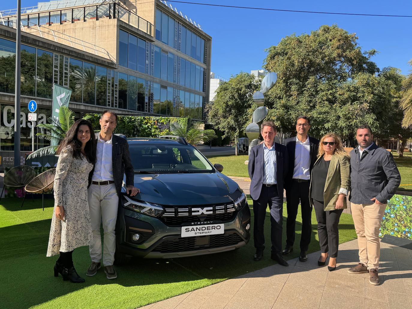 Eva Soriano y Ramón y Cajal: la nueva apuesta &#039;universitaria&#039; de Dacia en Valencia