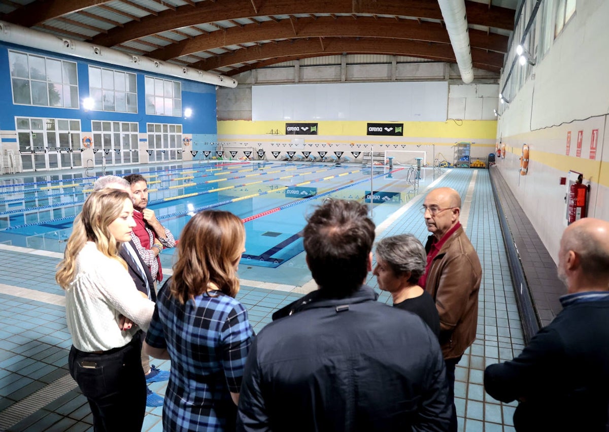 Imagen secundaria 1 - Visita de la alcaldesa de Valencia, María José Catalá, y de la concejala de Deportes, Rocío Gil, a las instalaciones.