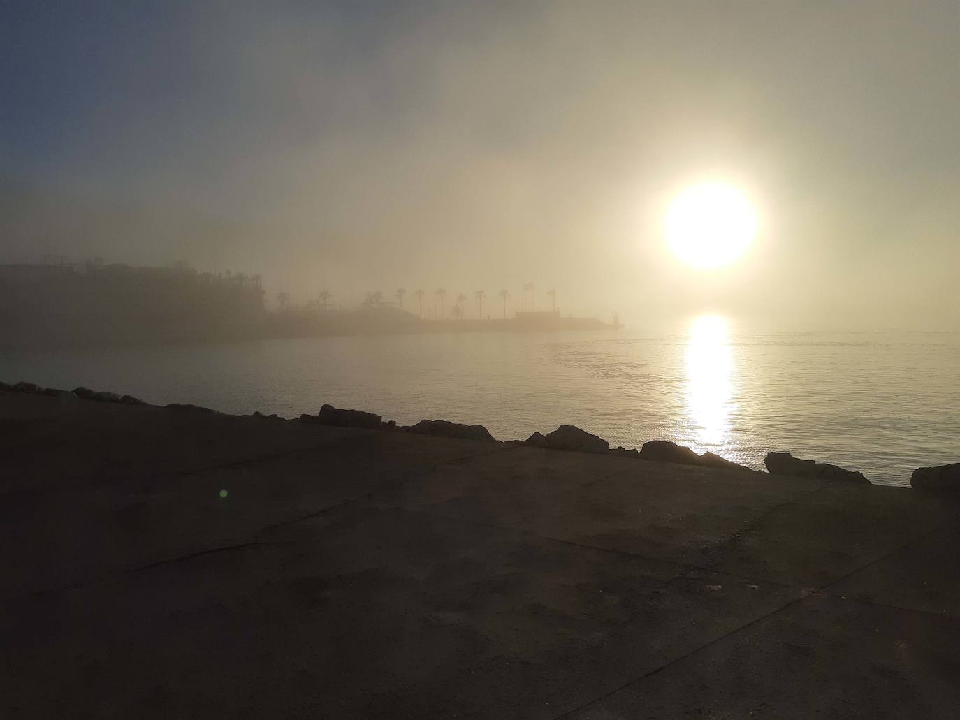 La niebla cubre Dénia