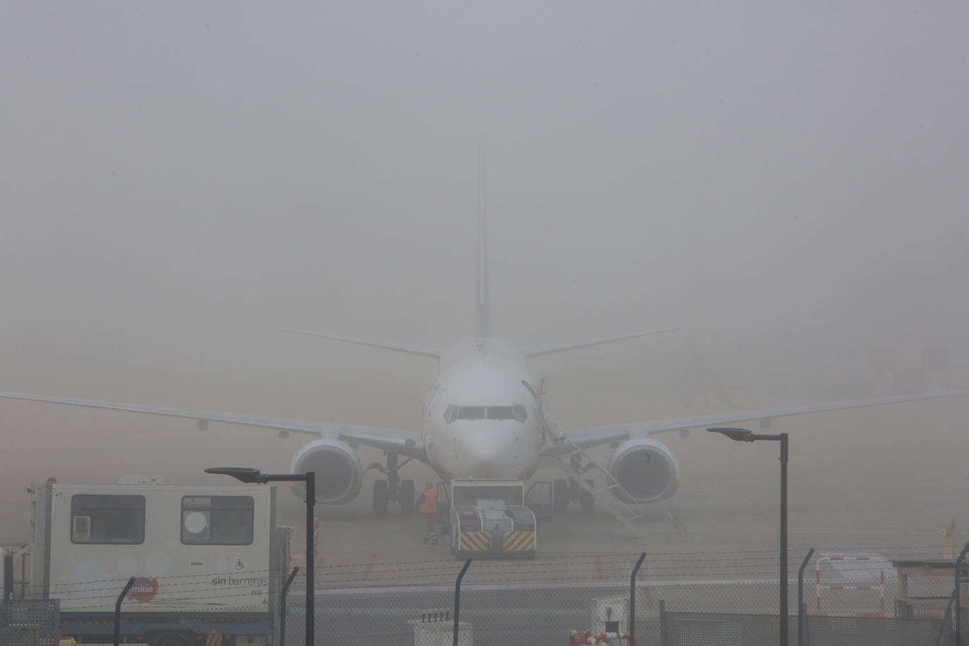 La niebla cancela y retrasa vuelos en el aeropuerto de Valencia