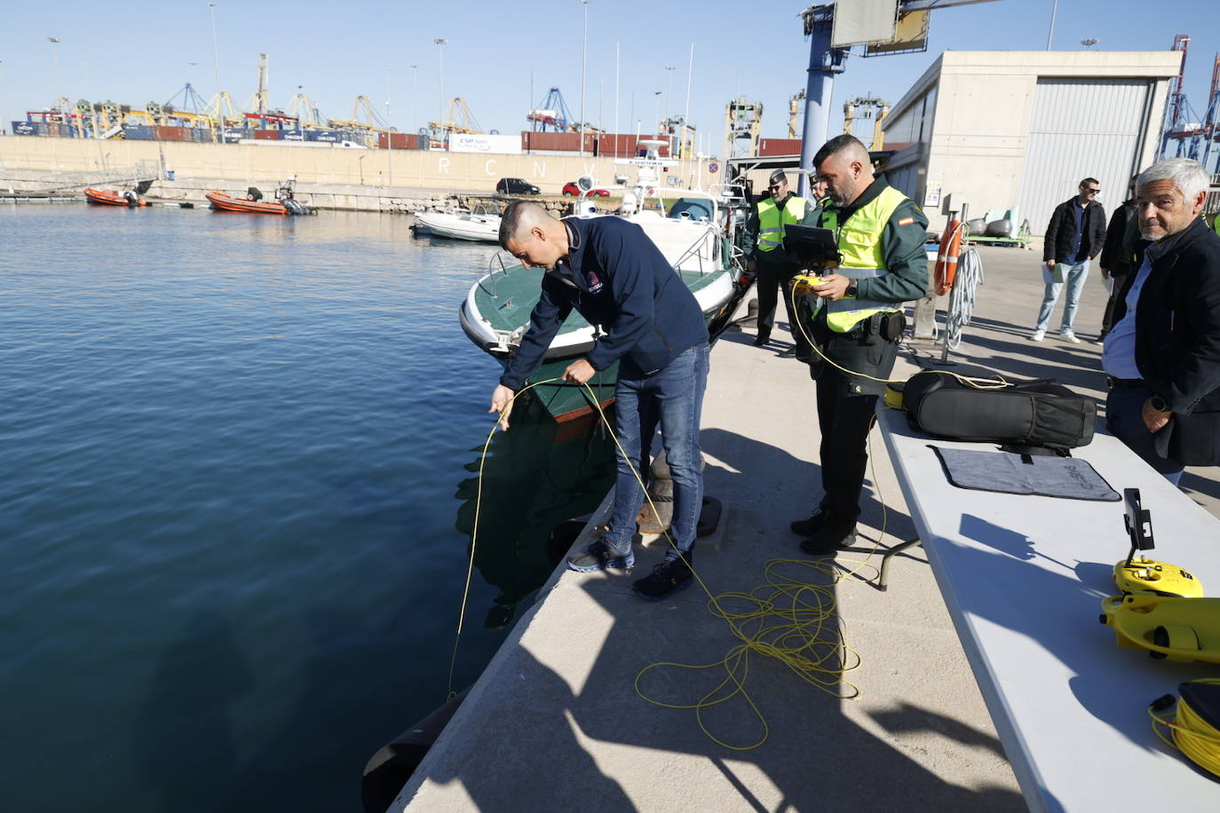 Presentación de los drones submarinos de la Guardia Civil detectar &#039;narcobuzos&#039;