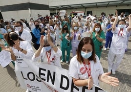 Sanitarios valencianos, durante una concentración.