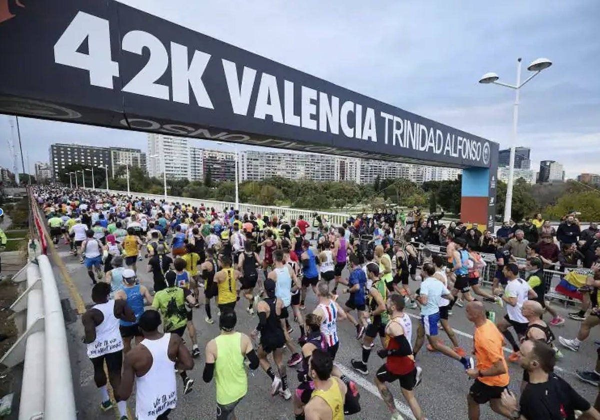 Imágenes de la edición número 42 del Maratón Valencia.