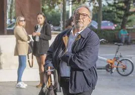 José Luis Vera, en el exterior de la Ciudad de la Justicia.