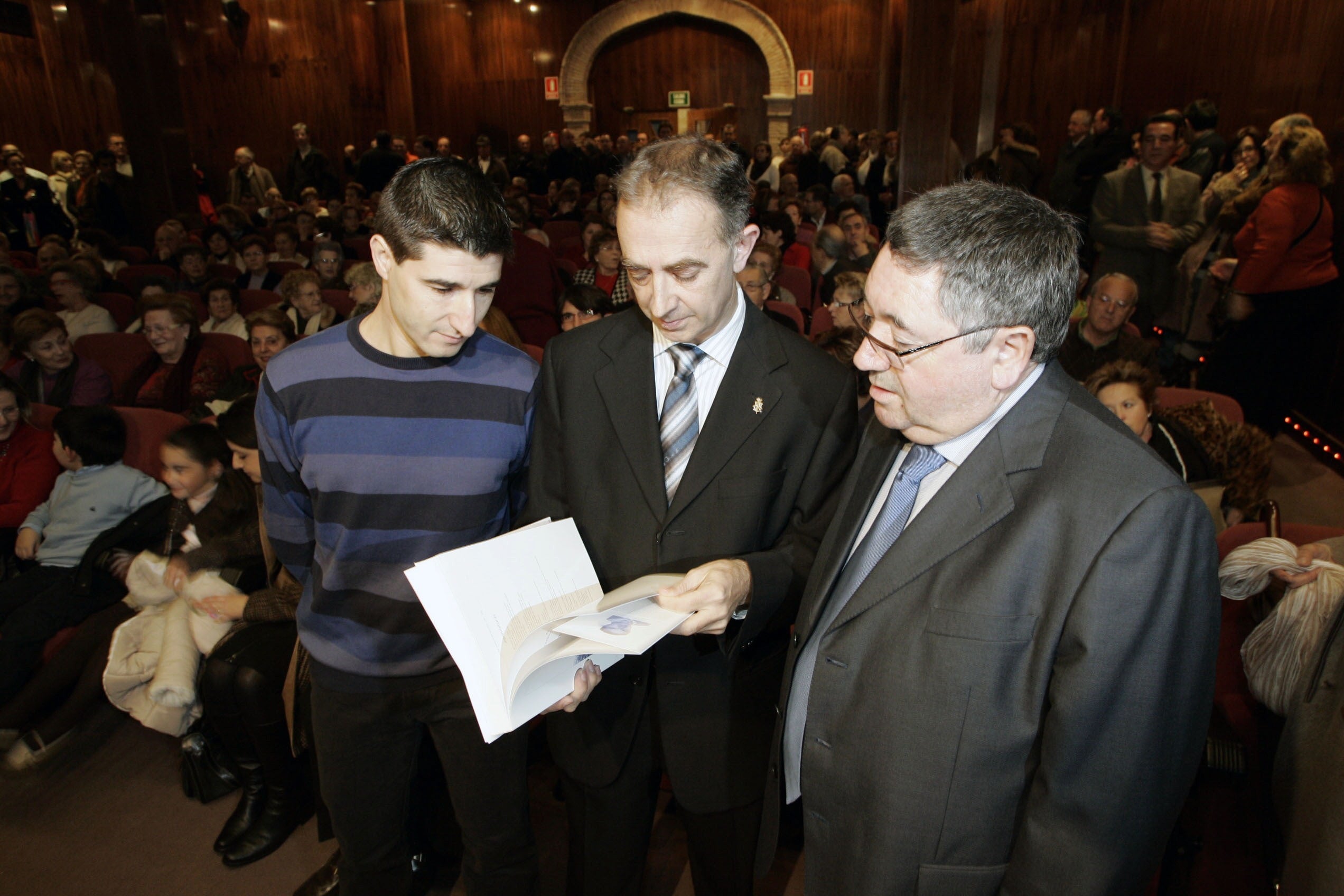 Imagen secundaria 1 - 40 años de custodia de la historia de Alzira