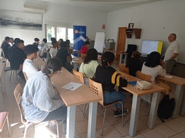 Jóvenes durante una de las formaciones.