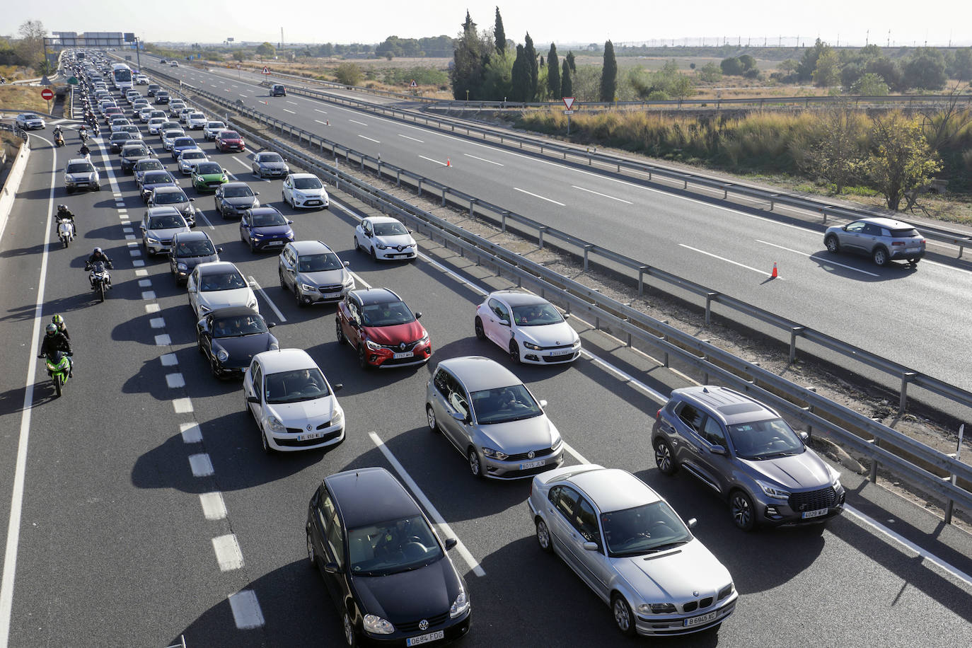 Largas colas para acceder al Circuito de Cheste