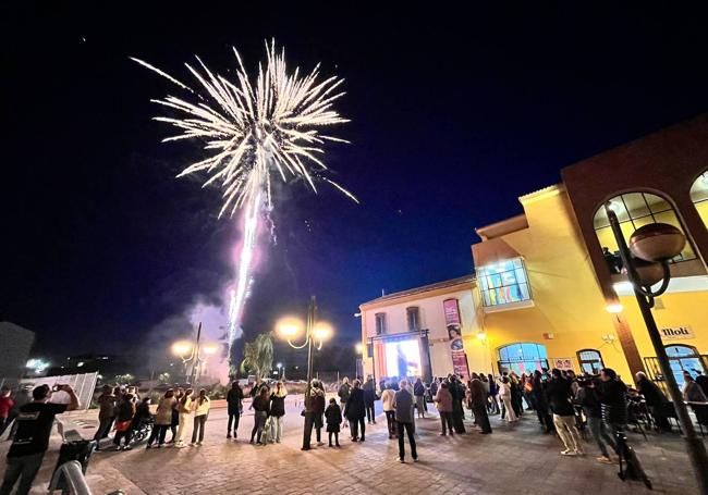 Fuegos artificales en la plaza El Molí.