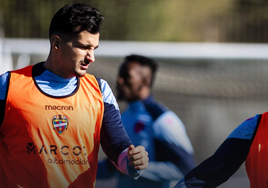 Alex Muñoz durante el entrenamiento de hoy.