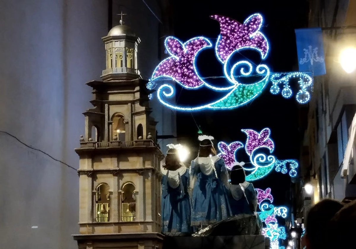 El tradicional desfile de Angelets se celebró el pasado sábado.