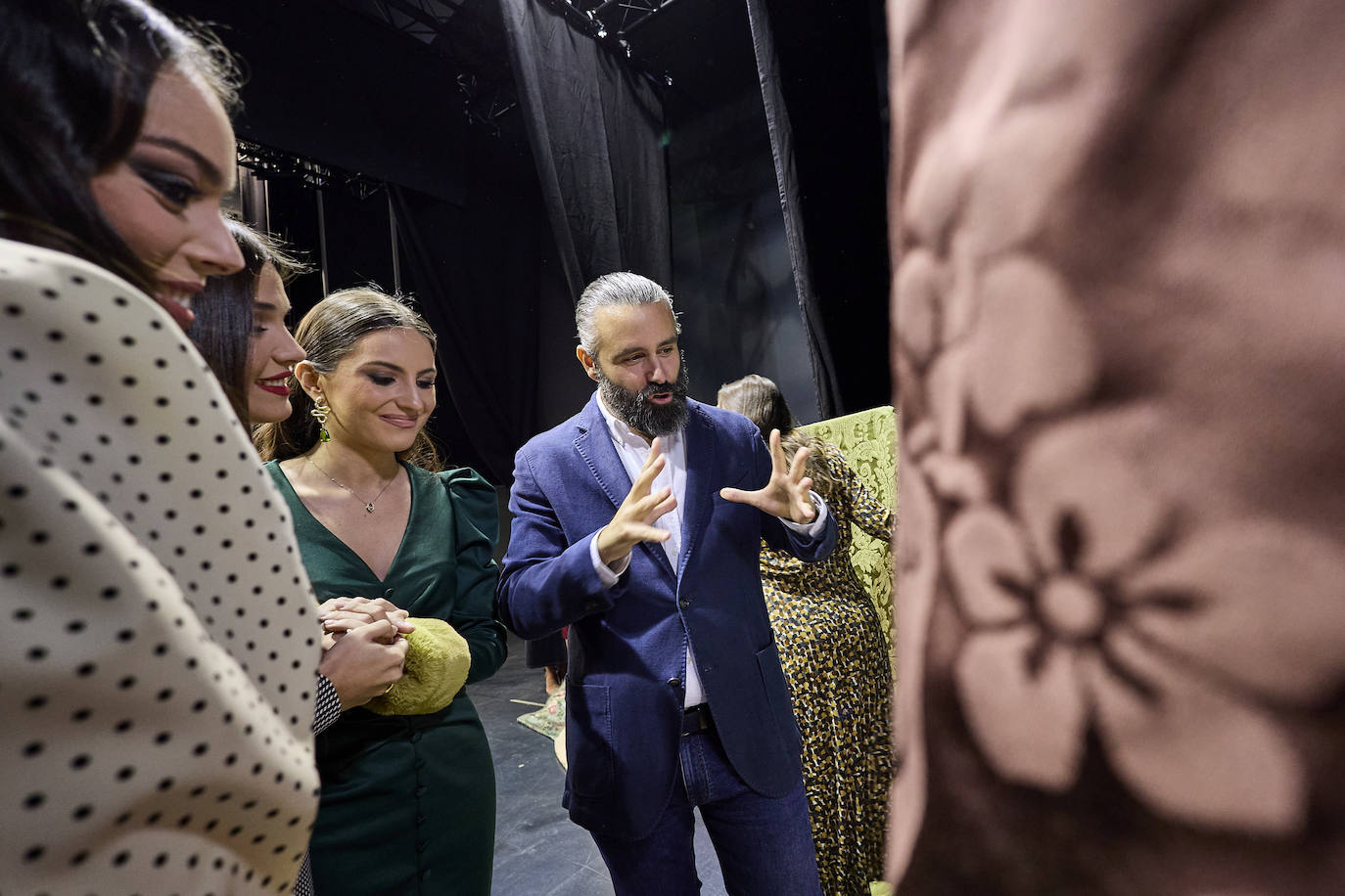 Así son las telas de los trajes de la corte de honor de la fallera mayor de Valencia 2024