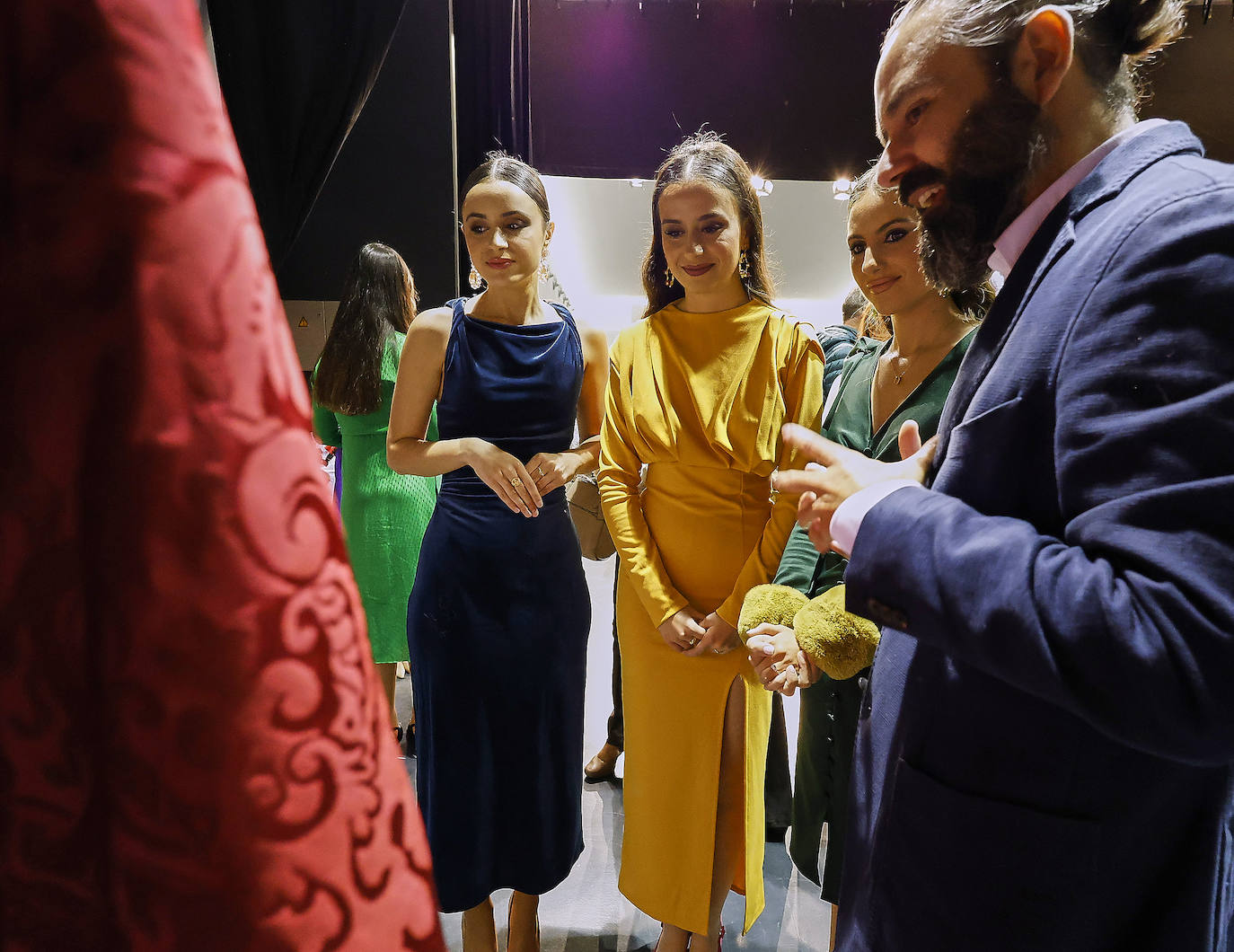 Así son las telas de los trajes de la corte de honor de la fallera mayor de Valencia 2024