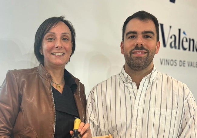 Álvaro Moliner y Ana CalvetCEO de La Baronía durante la presentación.