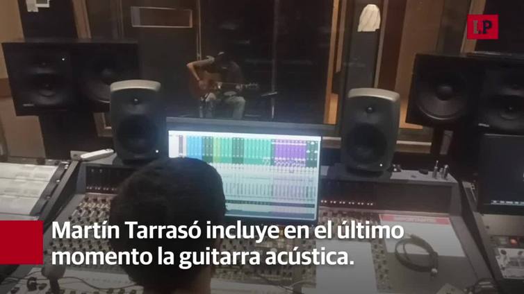 09 VÍDEO DE MARTÍN CON GUITARRA ACÚSTICA