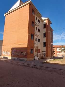 Bloque en estado de ruina.