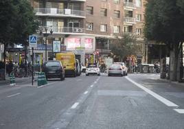 Calle Colón, con un sólo carril para la EMT.