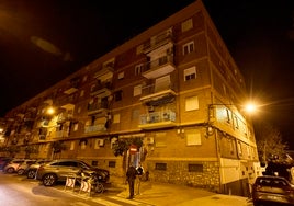 El edificio de Sagunto donde han ocurrido los trágicos hechos.