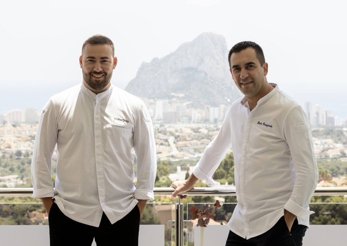 Imagen secundaria 1 - El equipo de Orobianco, Andrea Drago con Paolo Casagrande y algunos de los platos del restaurante de Calp.