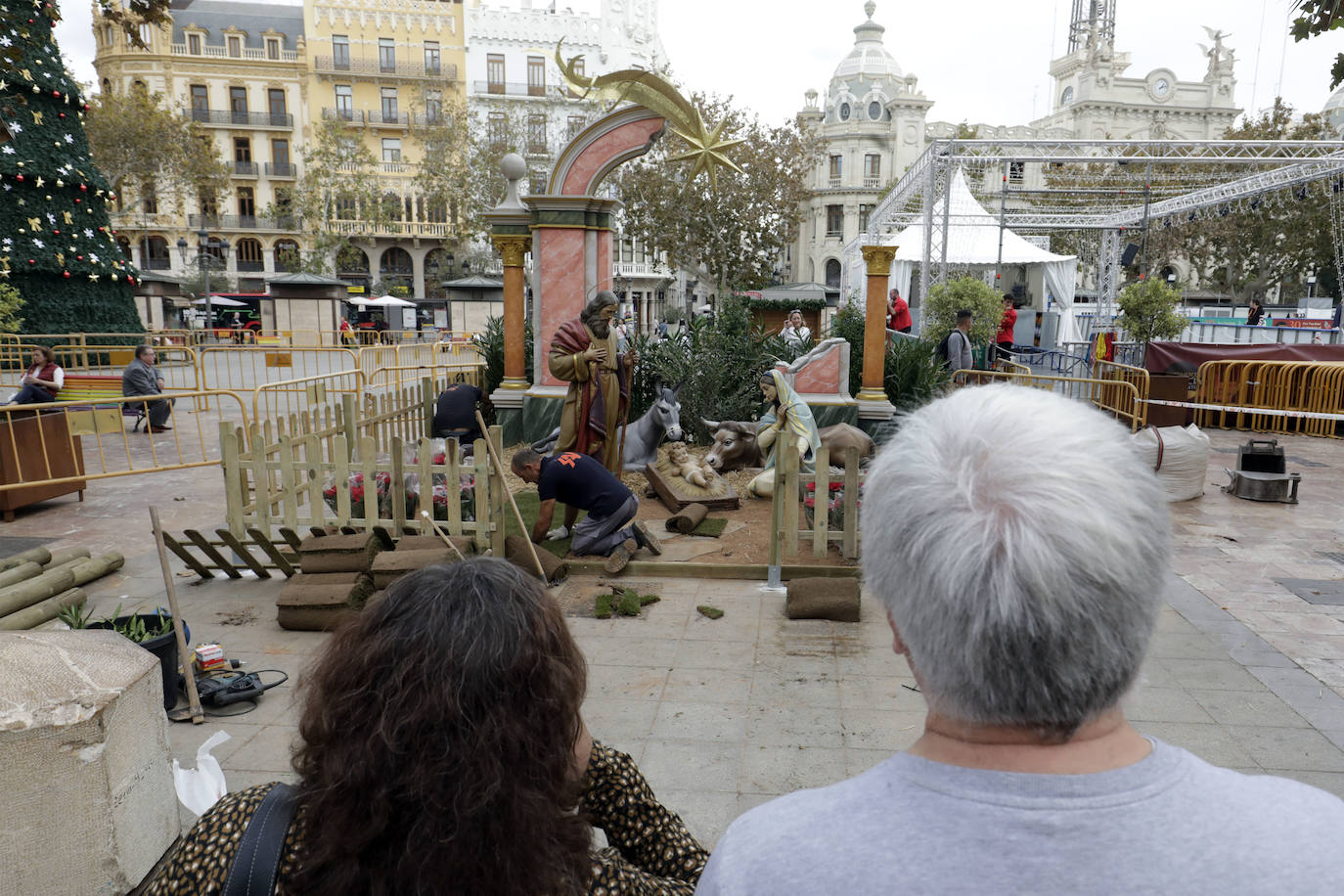 El belén vuelve a la plaza del Ayuntamiento