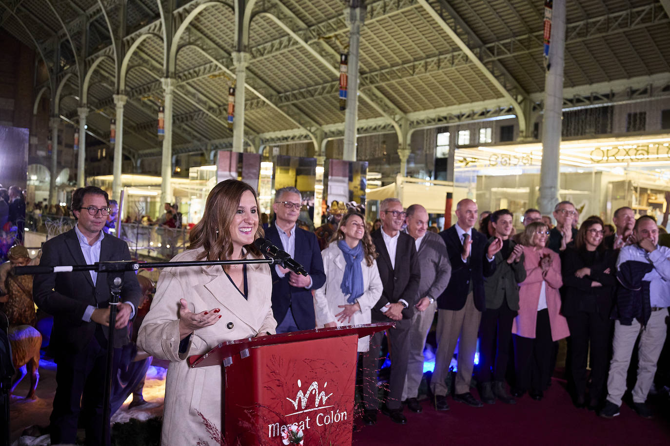 El Mercado de Colón de Valencia enciende las luces de Navidad