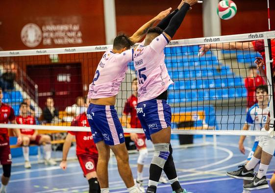 Los jugadores del Conqueridor, durante un partido.