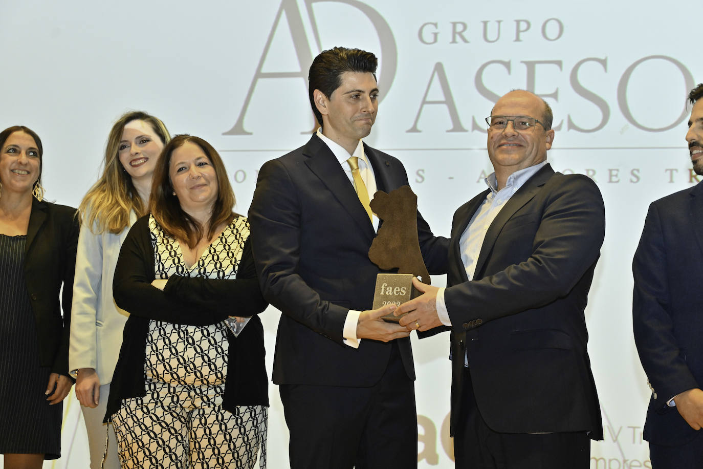 La gala de los Premios FAES reconoce a las mejores empresas del año de la Safor