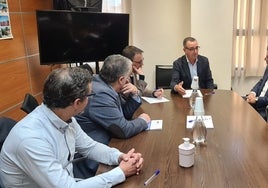 Reunión del alcalde de Riba-roja con FVET.