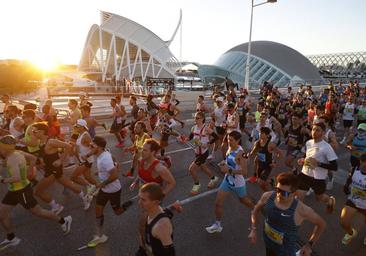 Las fotos más espectaculares del Maratón de Valencia 2023