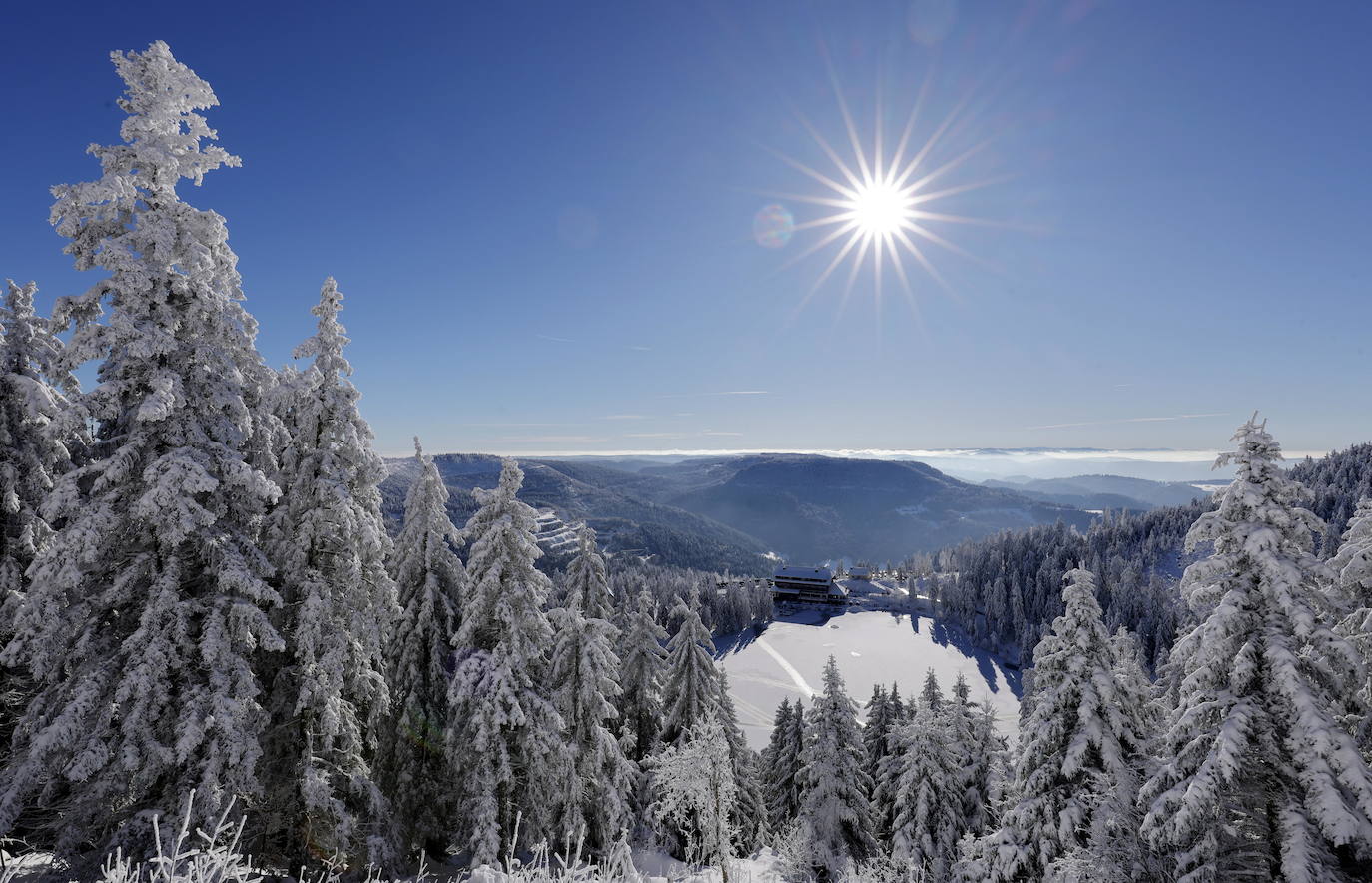 La nieve sepulta Alemania, en imágenes