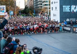 Imágenes de la primera salida del Maratón de Valencia de 2023.