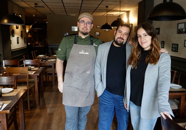 Álvaro Calzada, Carlos Català y Henar Chillida, rostros de Petraher, y ahora también de Patraix.