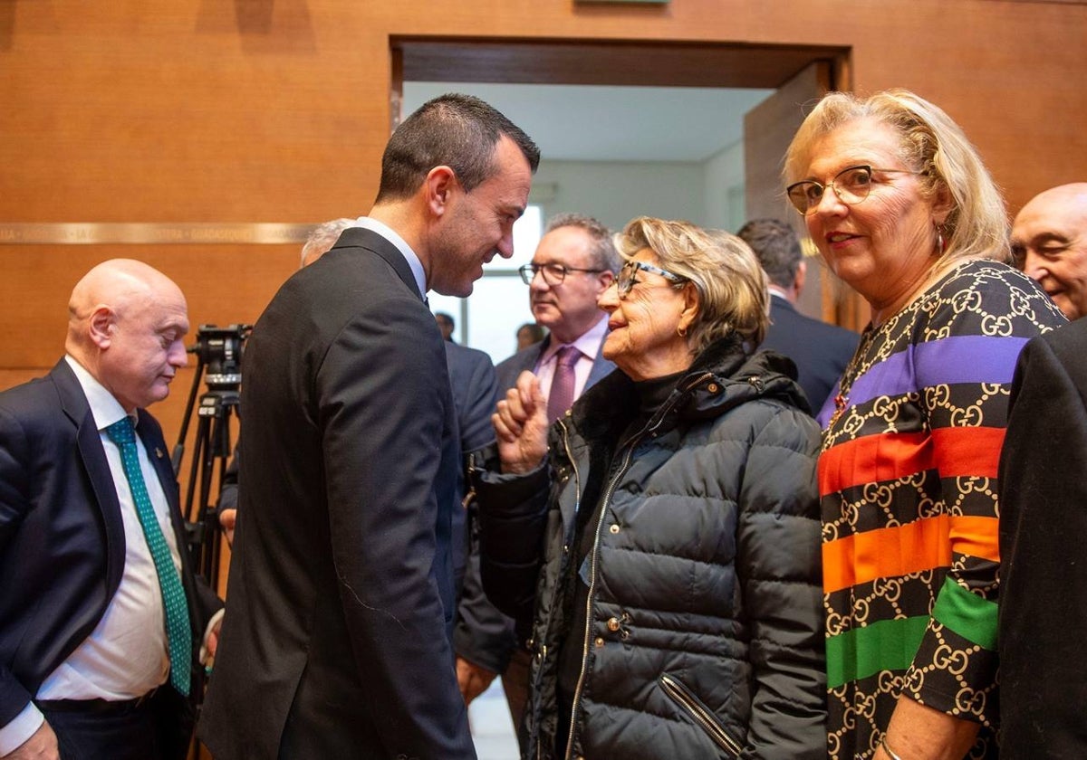 Ninguno de los diputados provinciales de Compromís acude al homenaje a la Constitución