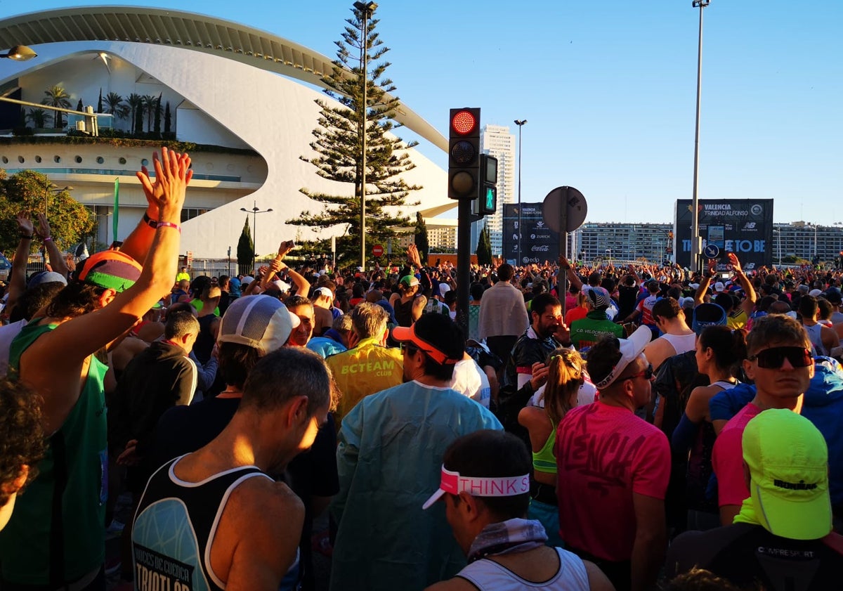 Imagen principal - Maratón de Valencia: caída, resurrección y gloria