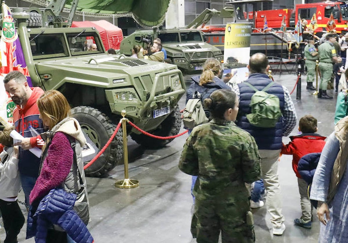 La Unidad Militar de Emergencias, en un expositor del Expojove, el pasado año.