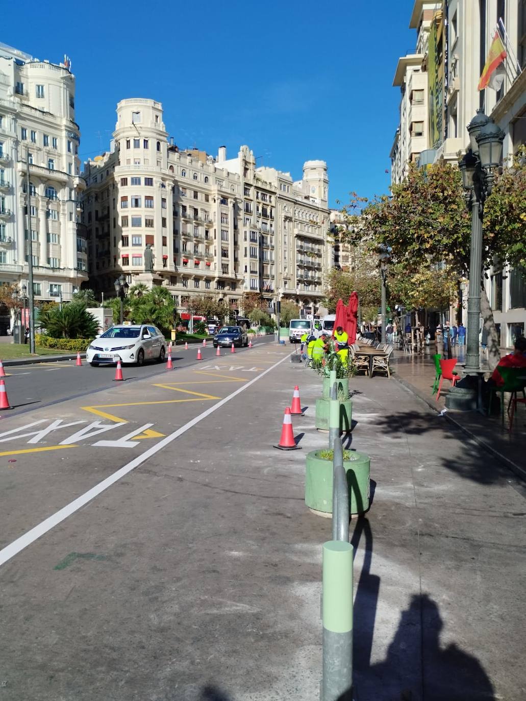 Las nuevas líneas de autobús llegan a la plaza del Ayuntamiento de Valencia