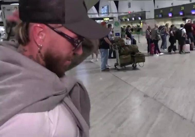 Sergio Ramos, en el aeropuerto.