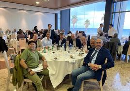 Asistentes a la tradicional comida de Navidad de Cuchara de Plata.
