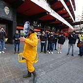 Exteriores de Mestalla antes de la junta de accionistas