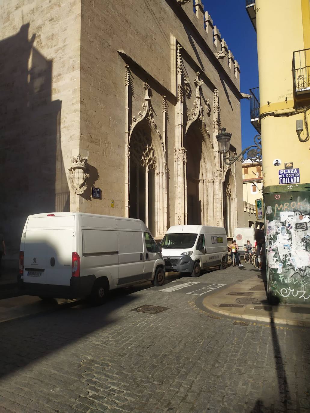 Fotos: La Lonja, zona de aparcamiento en el centro de Valencia