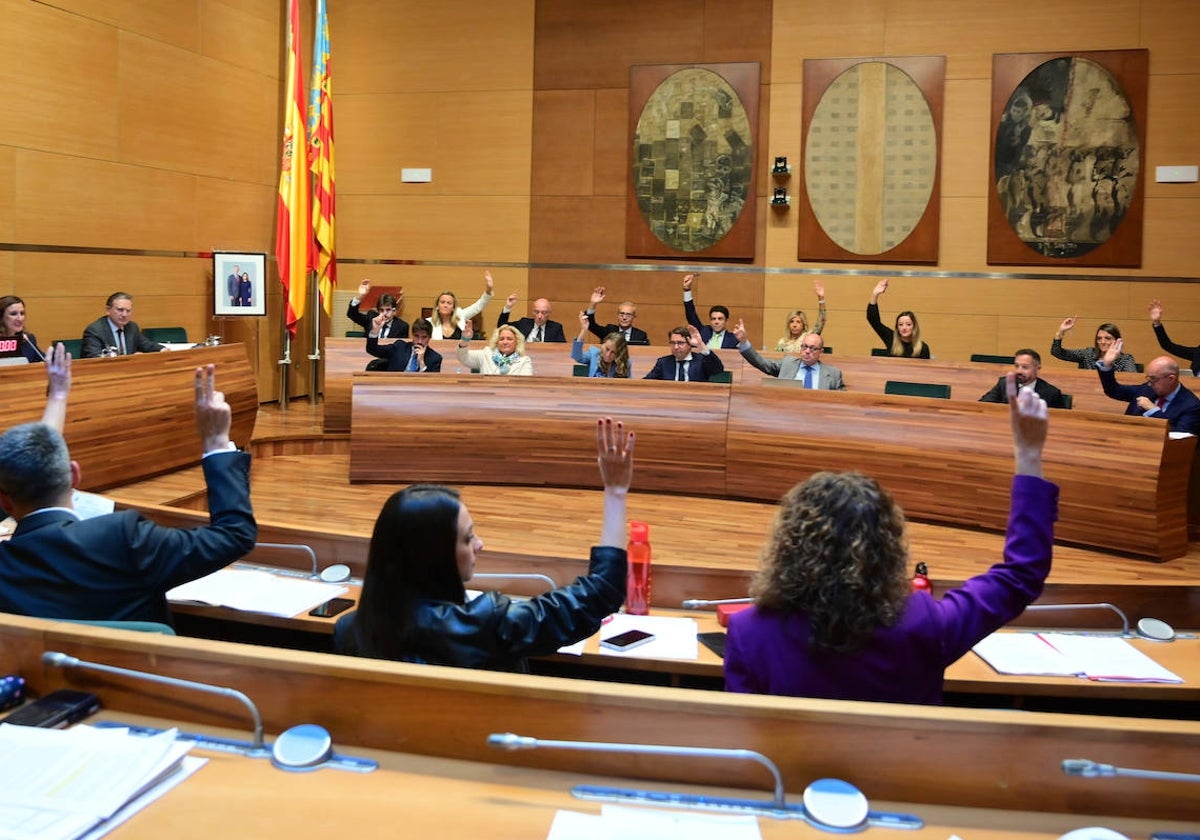 Celebración de un pleno del Ayuntamiento de Valencia.