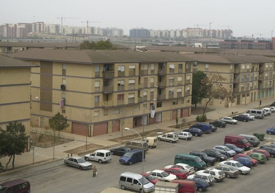 Imagen panorámica de las 613 viviendas, escenario de los altercados con heridos esta madrugada.