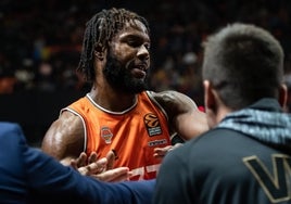 Semi Ojeleye en un partido del Valencia Basket.